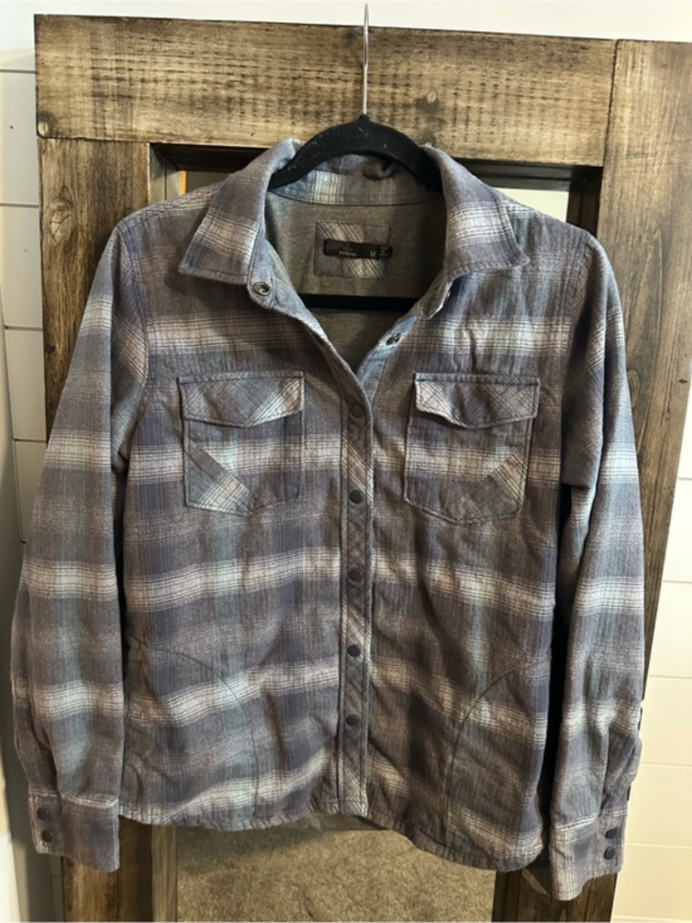 prAna Organic Cotton Plaid Shirt Jacket Women’s M Gray Snap Shacket Flannel